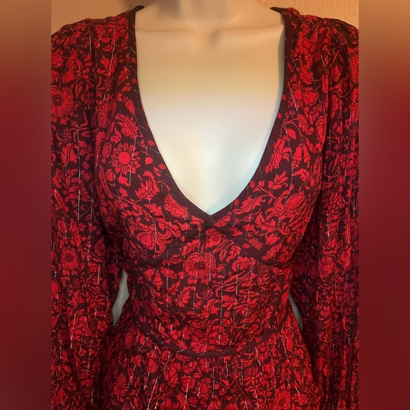 Red blouse - Picture 2 of 3